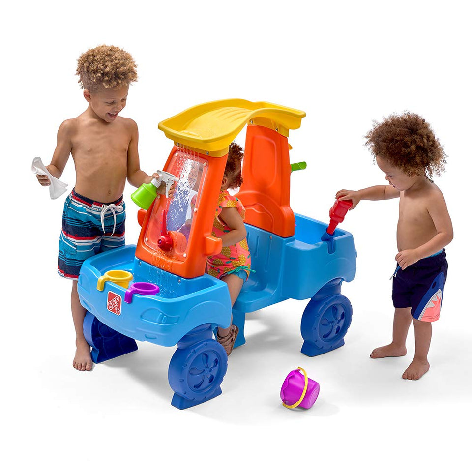 Step2 Car Wash Splash Center front view with two kids playing together