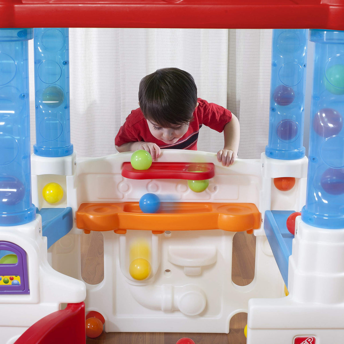 Step2 Crazy Maze interior open design ensures easy supervision.