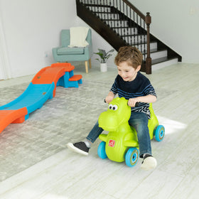 Step2 Dino Dash handlebar detail highlights secure control during play.