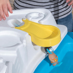 Removable drain cap simplifies cleanup after splash time
