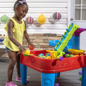 Step2 STEM Discovery Ball Table easy drainage enables quick cleanup.