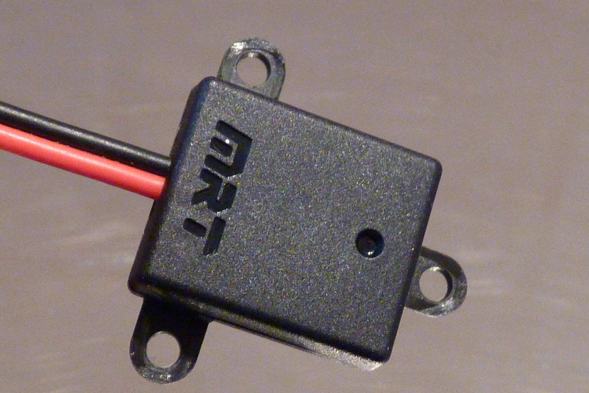 Stormer Hobbies MRT transponder LED indicator shows active status for quick checks.