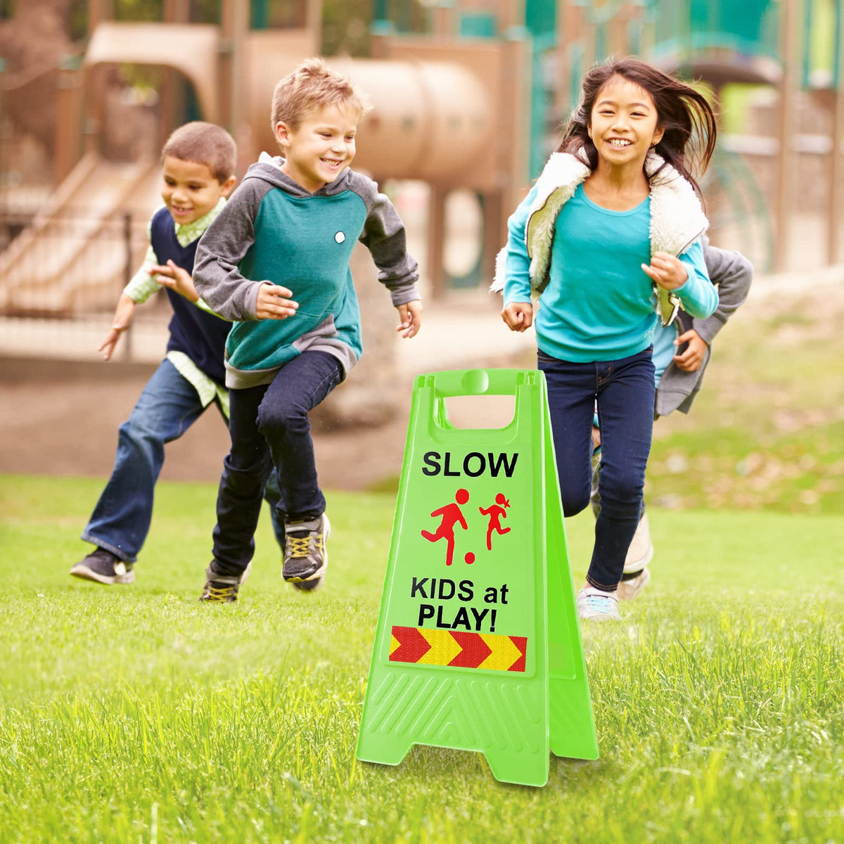 Reflective strips on the StrLon sign improve night-time visibility for pedestrians.