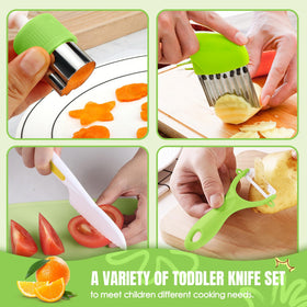 Suhctuptx waterproof apron keeps clothes clean during creative cooking.