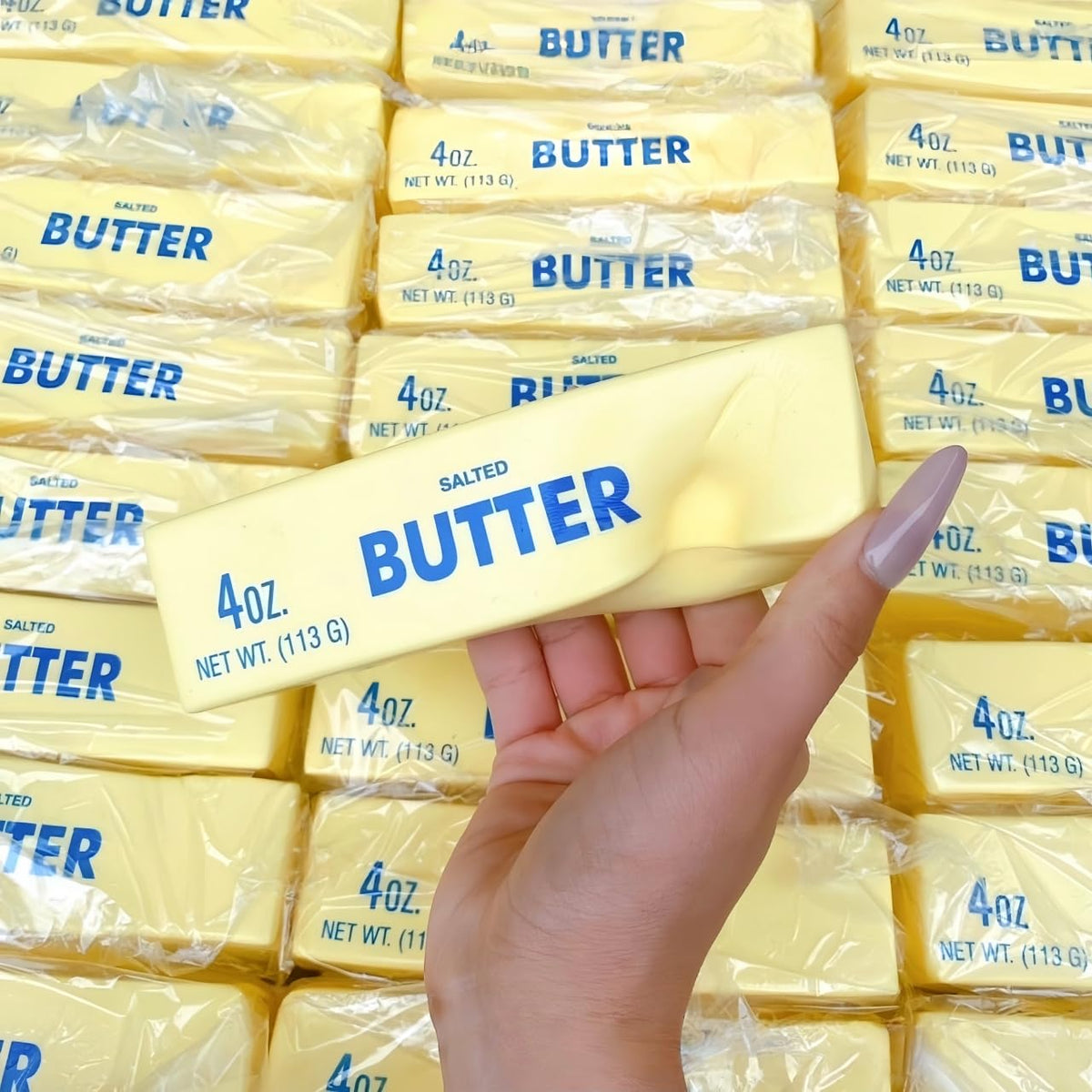 SUISUILE Butter Squishy with realistic butter look during use.