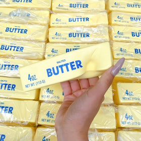SUISUILE Butter Squishy with realistic butter look during use.