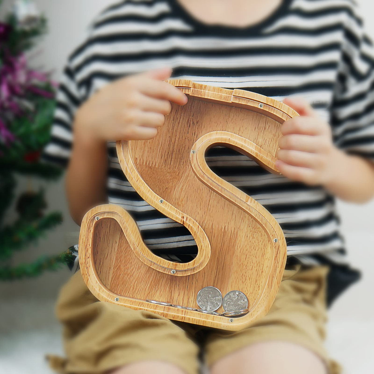 Sulevalt Piggy Bank polished finish provides smooth handling for kids.