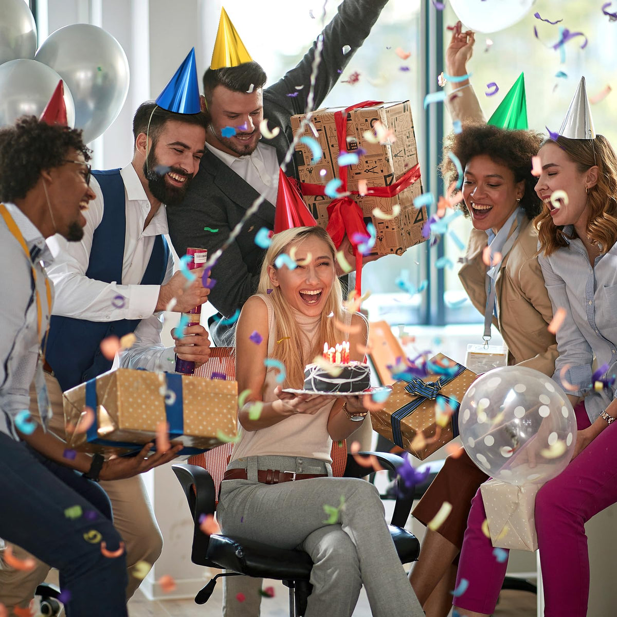 Sumind bundle of 100 cone hats supports group celebrations.