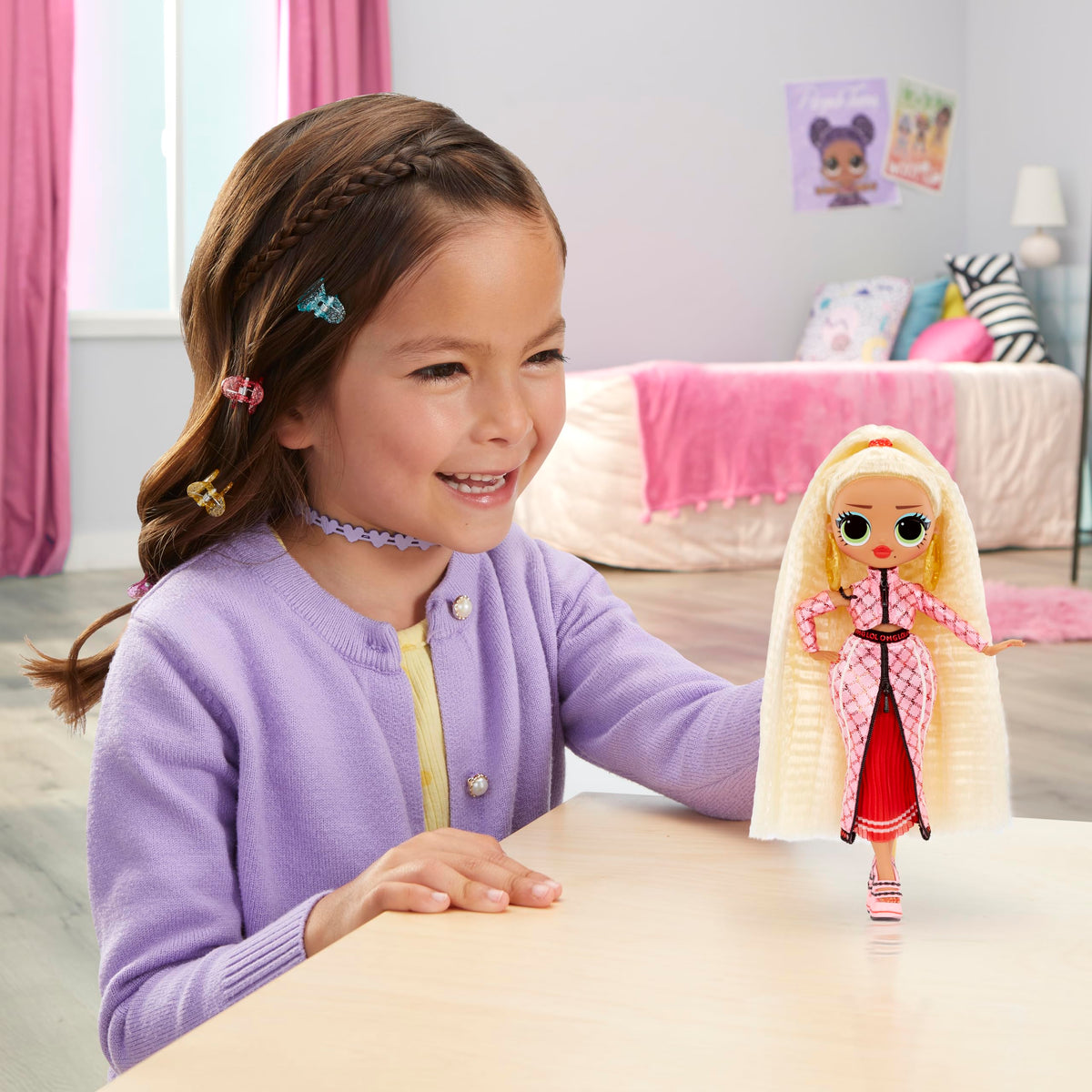 Accessories include sunglasses, hoop earrings, shoes, and a hair comb for styling.