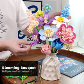 SUNHABI Flower Building Set petal detail highlights realistic textures for a premium display.