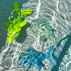 Sunnylife Dive Buddies Salty the Shark Blue shows a trio of sharks for confident water play.