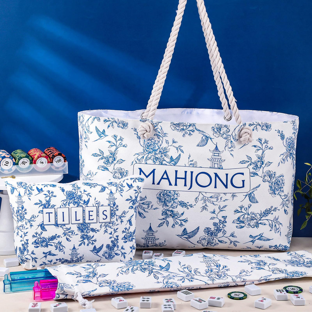 Sunnymove blue-and-white pattern tote blends style with mahjong storage.