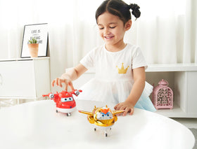 Super Wings Dizzy transforming plane to robot for creative role-play and coordination