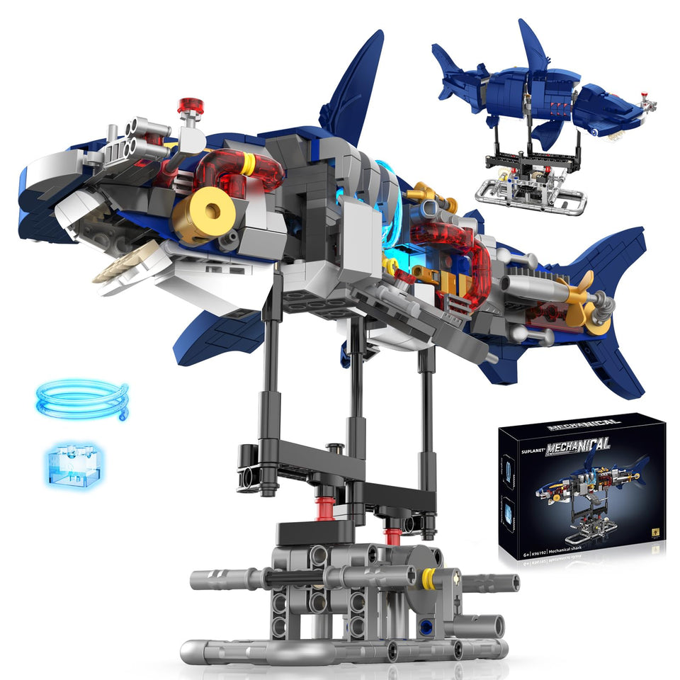 Suplanet Mechanical Shark with lights enhances visual impact during display and play.