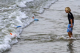 Surfer Dudes self-righting design close-up highlights easy returns after splash.