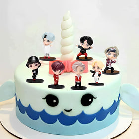 SurpriseSeptember seven-figures cake toppers dynamic-pose ready to decorate cupcakes.