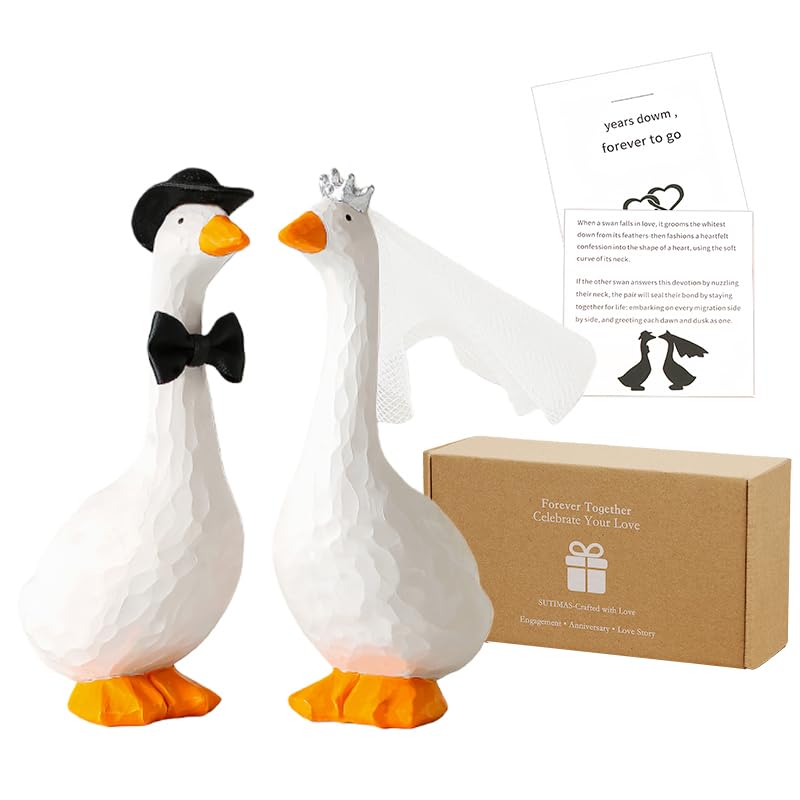 SUTIMAS goose wedding topper adds playful romance to your cake and photos