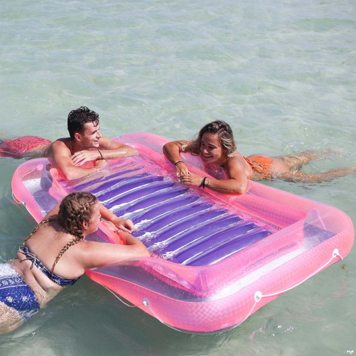 Swimline Original Suntan Tub Classic Edition headrest highlighting added comfort