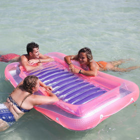 Swimline Original Suntan Tub Classic Edition headrest highlighting added comfort