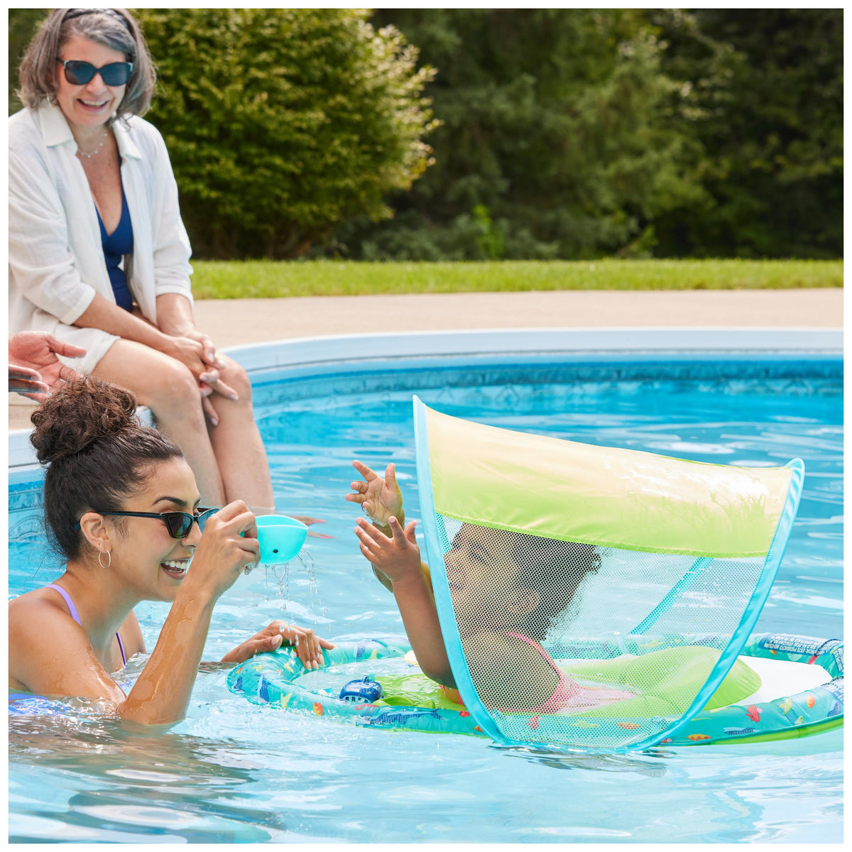 Gentle water introduction with the Splash N' Play float for toddlers