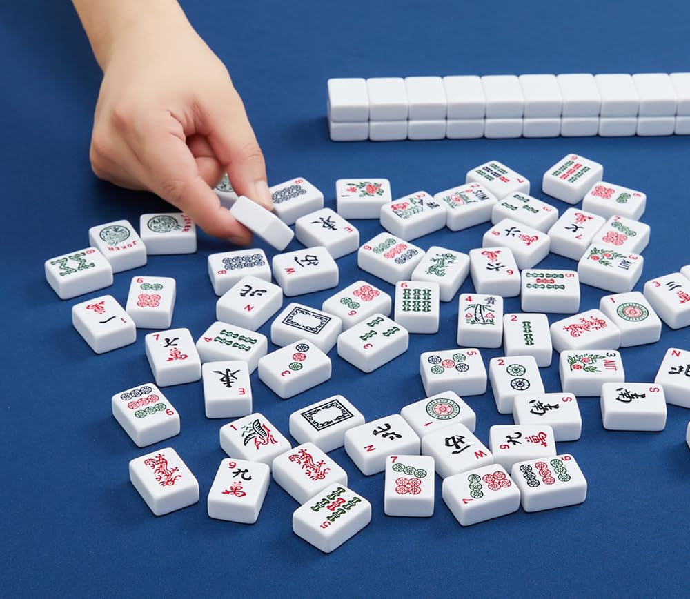 Standard 1.2-inch TA IKULA tiles designed for easy handling during rounds.