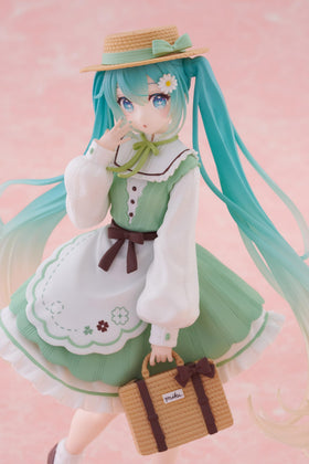 Official licensed Taito Hatsune Miku figure with Country Ver. styling for fans and collectors.