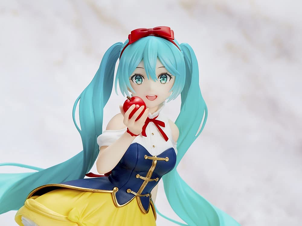 Prize figure adds a collectible touch to any shelf.
