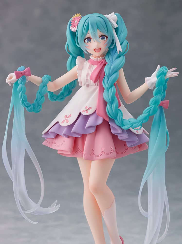 Taito Hatsune Miku Wonderland Rapunzel figure packaging emphasizes licensing and premium presentation.