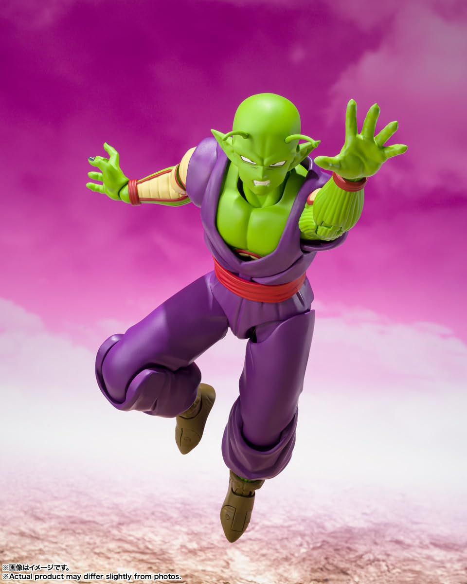 Tamashii Nations Piccolo S.H.Figuarts arm parts provide extra posing variety.