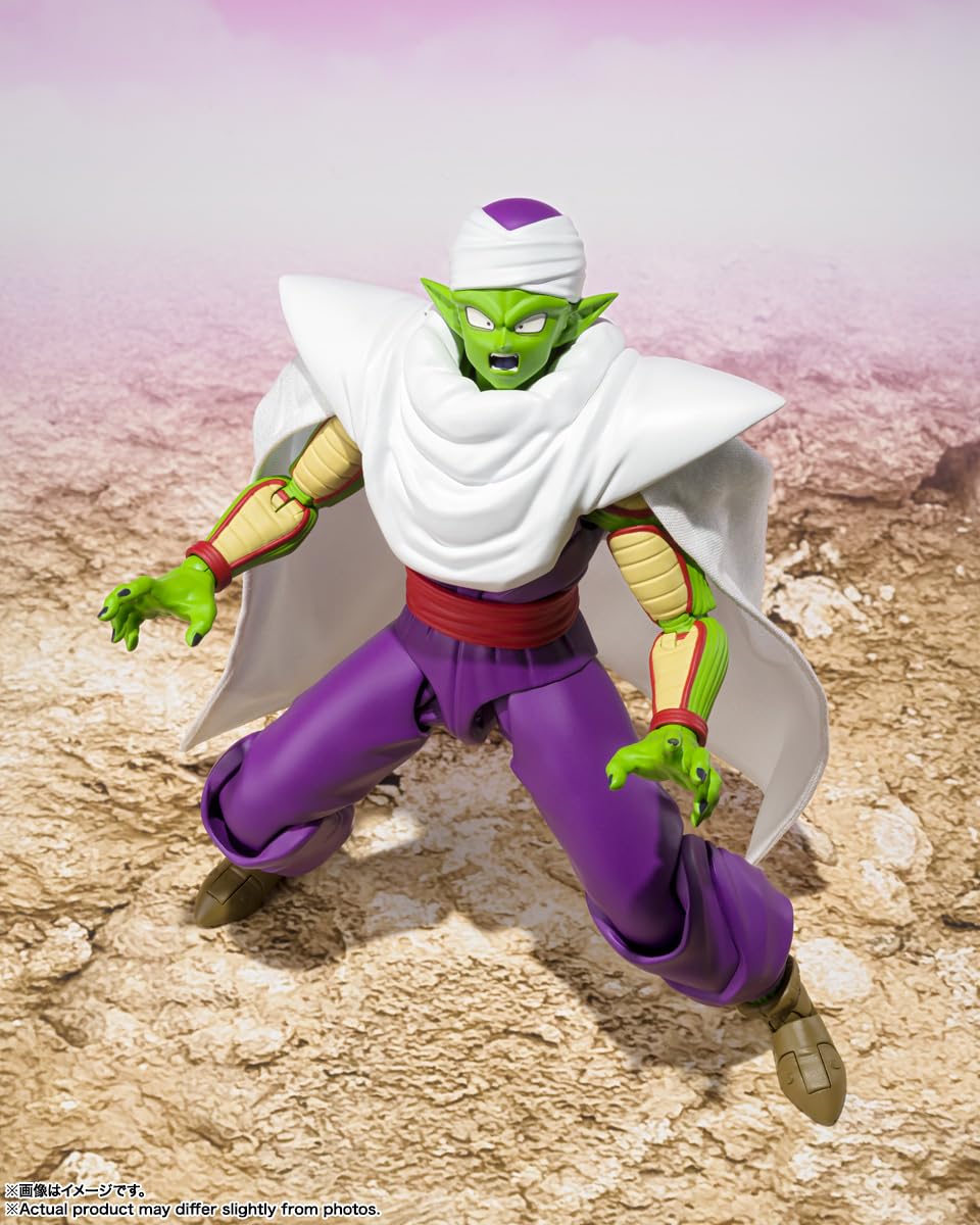 Tamashii Nations Piccolo S.H.Figuarts head parts with turban for authentic DAIMA look.