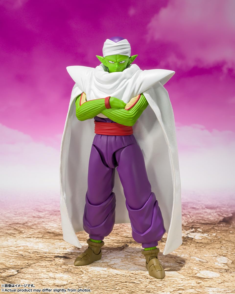 Tamashii Nations Piccolo S.H.Figuarts wrist parts enable varied posing and grip options.