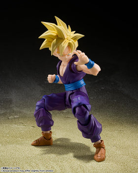 TAMASHII NATIONS Son Gohan cape accessory adds movement