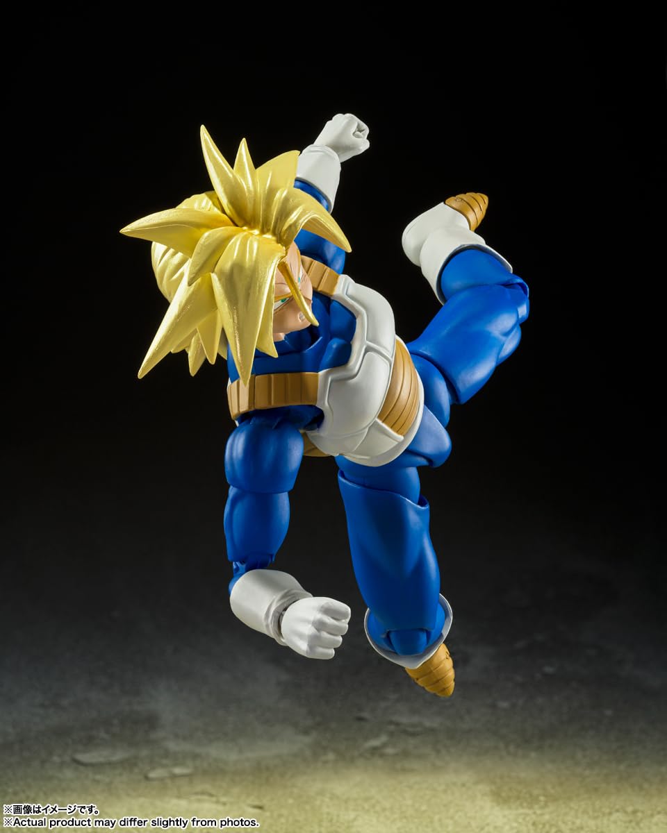 TAMASHII NATIONS Trunks hands set provides versatile action options.