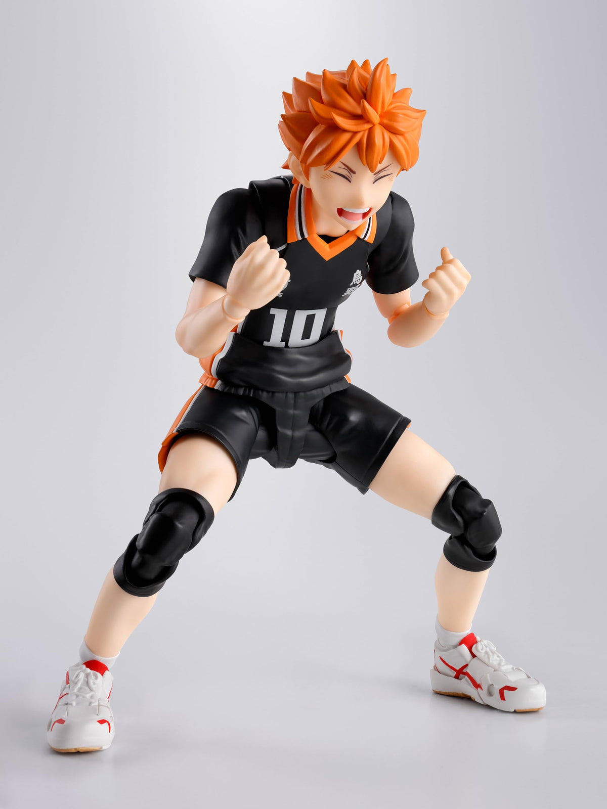 TAMASHII NATIONS Hinata S.H.Figuarts pedestal supports stable displays.