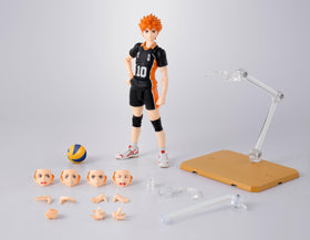 TAMASHII NATIONS Hinata S.H.Figuarts pose-action captures volleyball moves with precision.