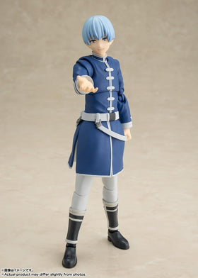 Himmel greatsword with scabbard supports dramatic action poses.