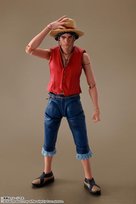 Tamashii Nations Luffy S.H.Figuarts left-hand set for action posing.