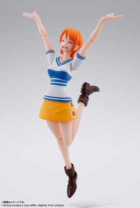 Tamashii Nations Nami Romance Dawn S.H.Figuarts hands-together option enables coordinated action.