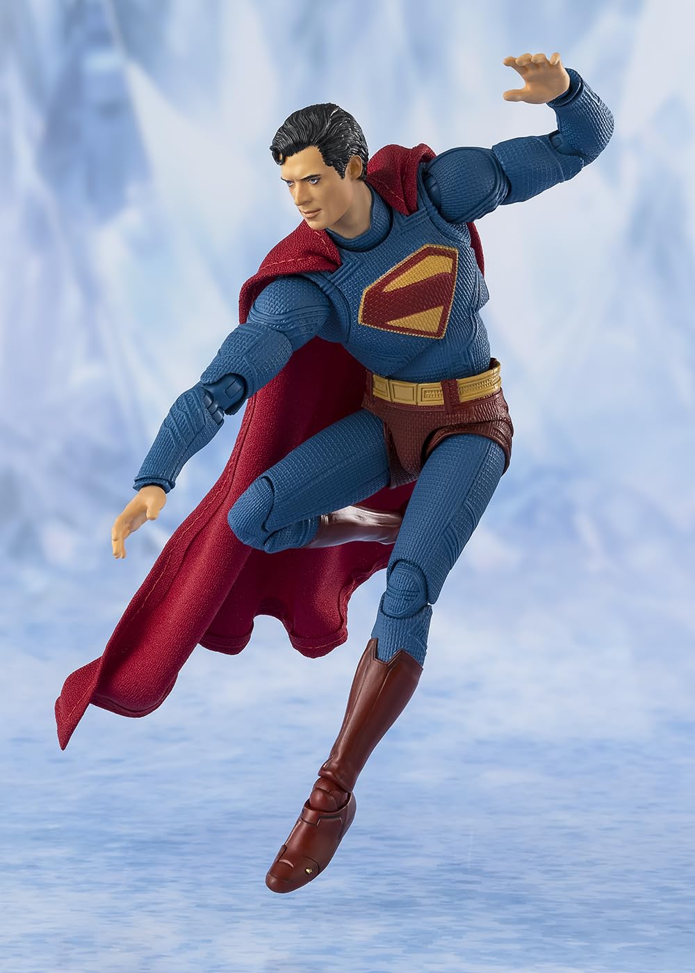 Tamashii Nations Superman S.H.Figuarts hero scene setup for collection showcases.