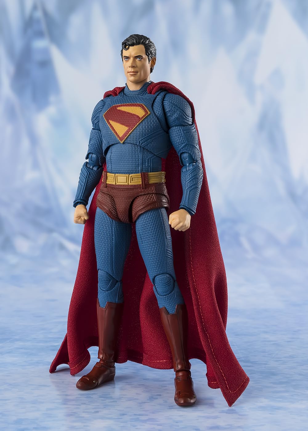 Tamashii Nations Superman S.H.Figuarts wired cape enabling dynamic poses.