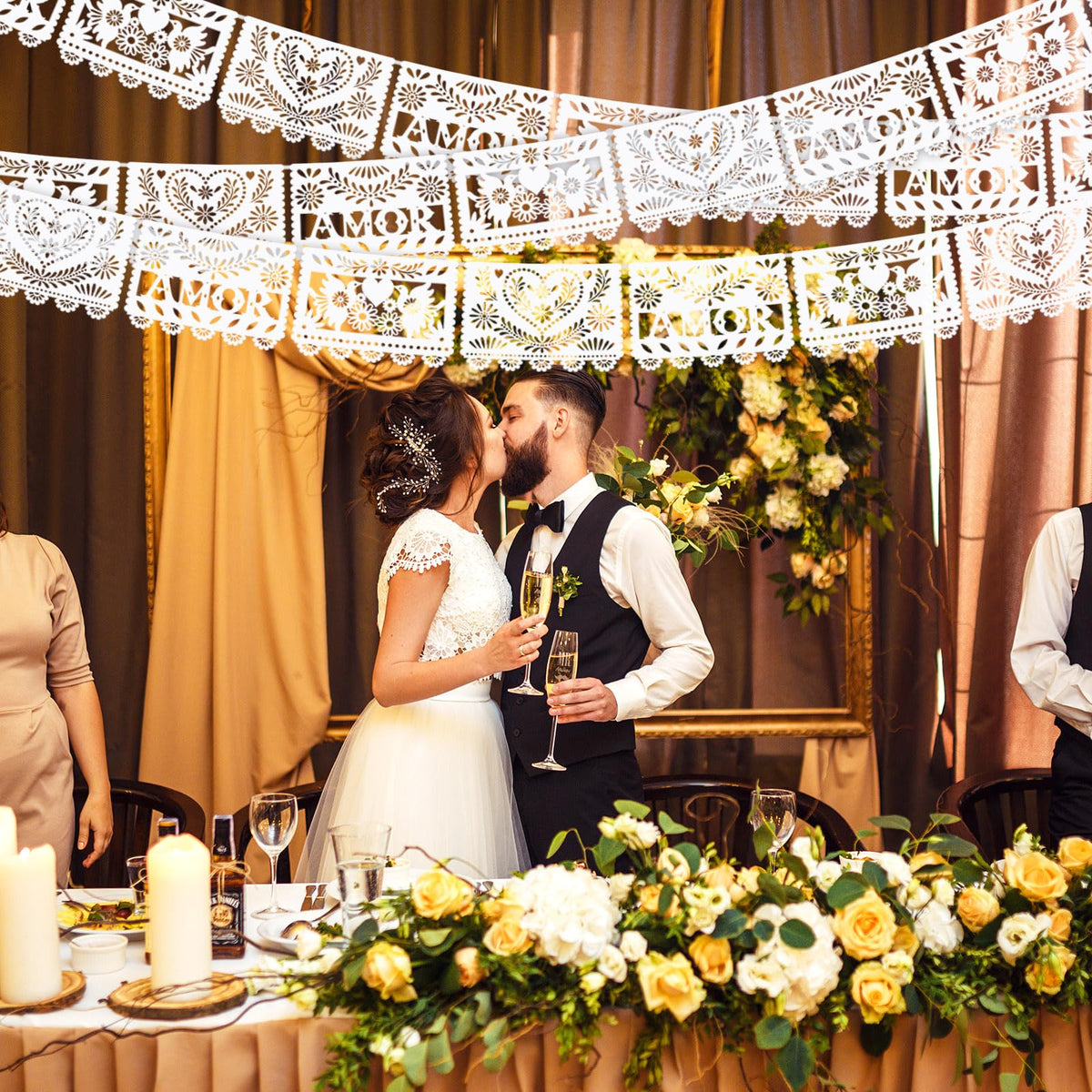 TaoBary 6-pack banner set provides budget-friendly long-reach decoration.