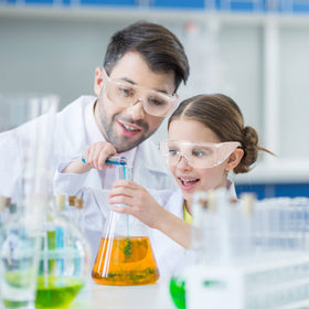 Tarpop magnifier adds realistic detail for pretend lab work.