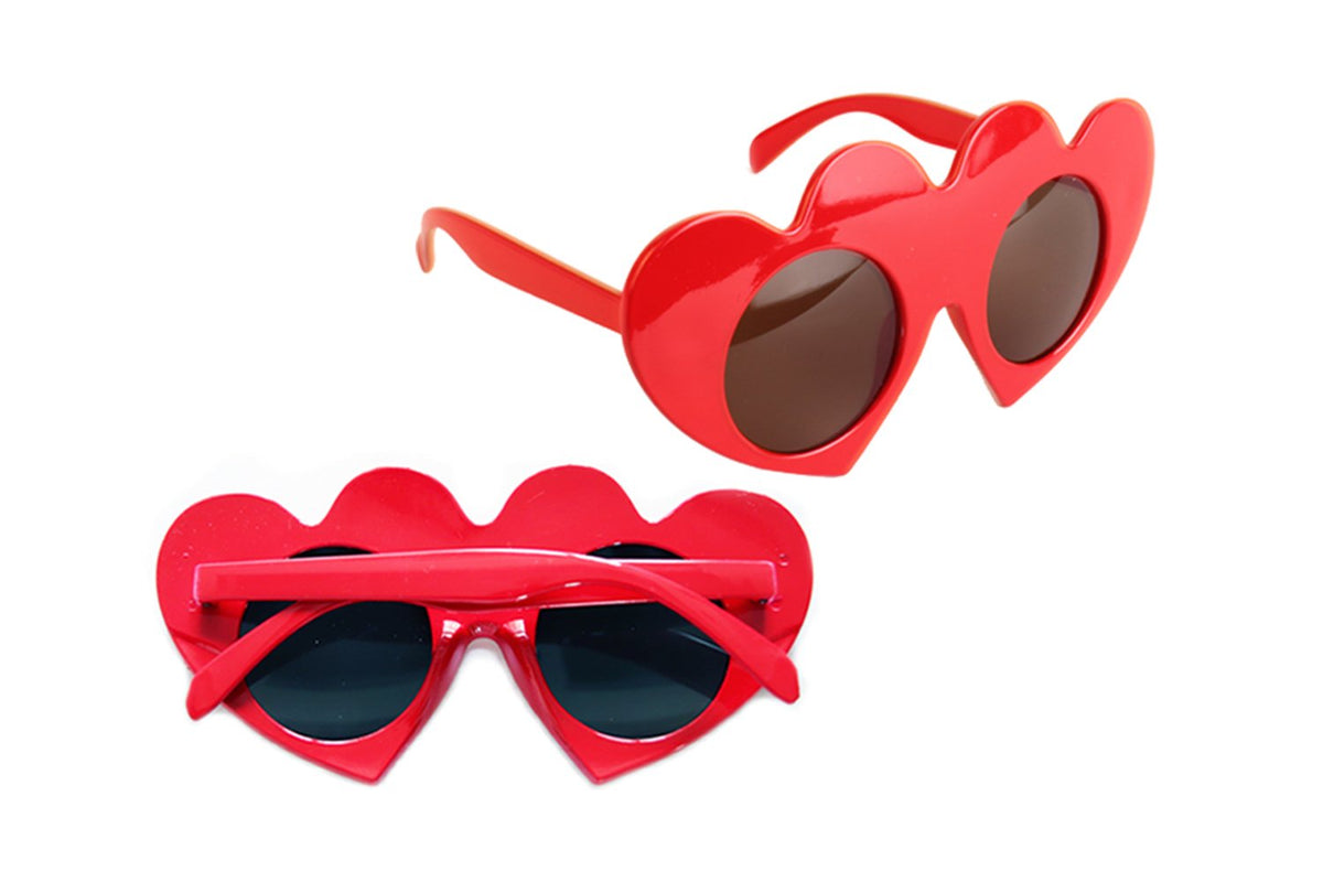 TD.IVES one-size-fits-all glasses suit most adults for shared party fun.