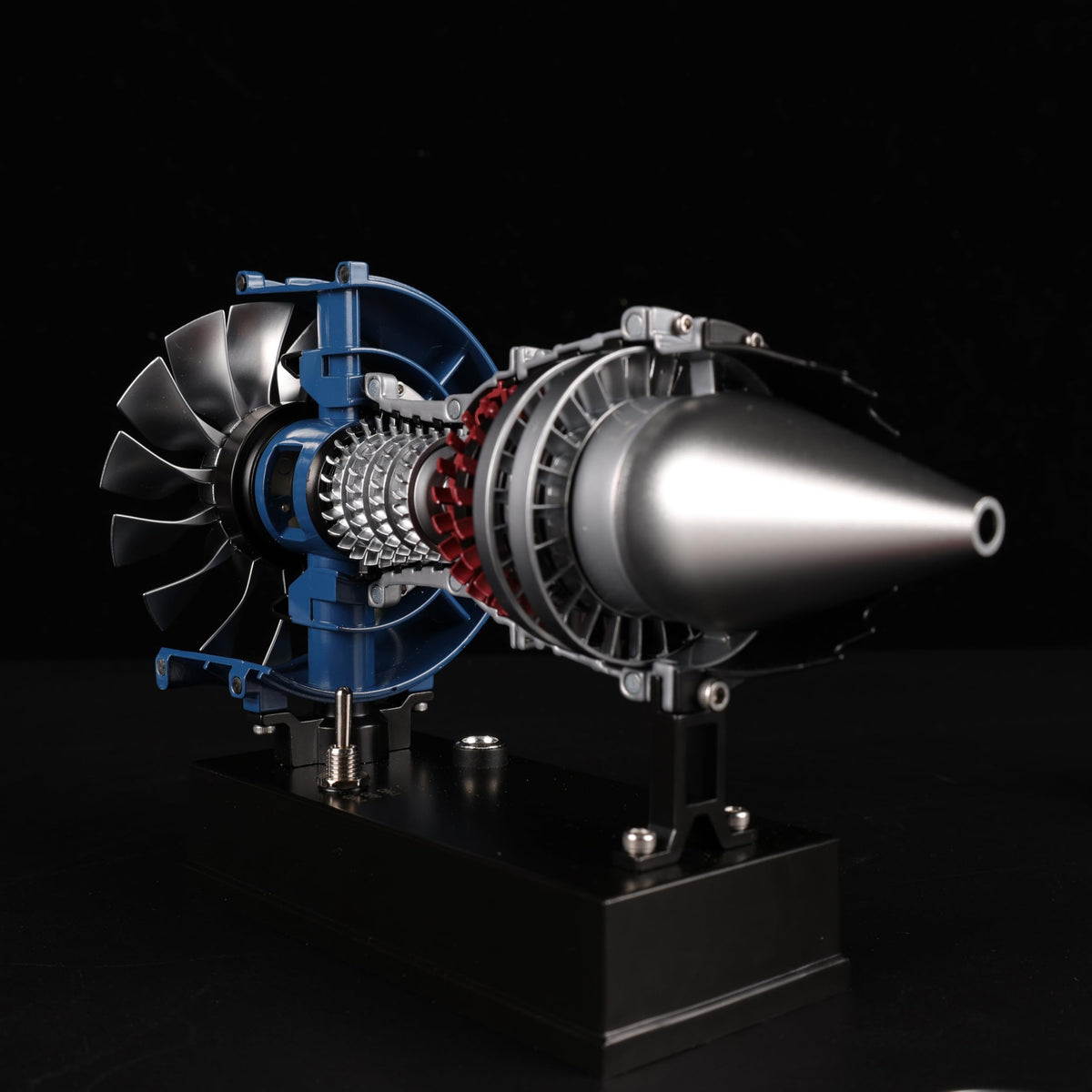 Teching DM122 high-pressure turbine detail shows precision craftsmanship.