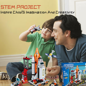 Tecnobicho Space Rocket STEM kit with instruction guide enables easy assembly for families