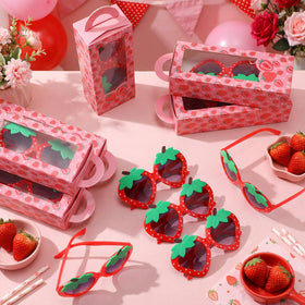 Tellegloww strawberry box round handle for easy carrying and stylish gifting.