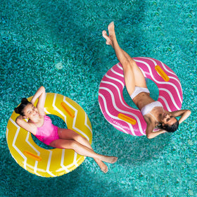 10Leccion 39-inch outer-ring pool tube provides buoyant comfort for adults.