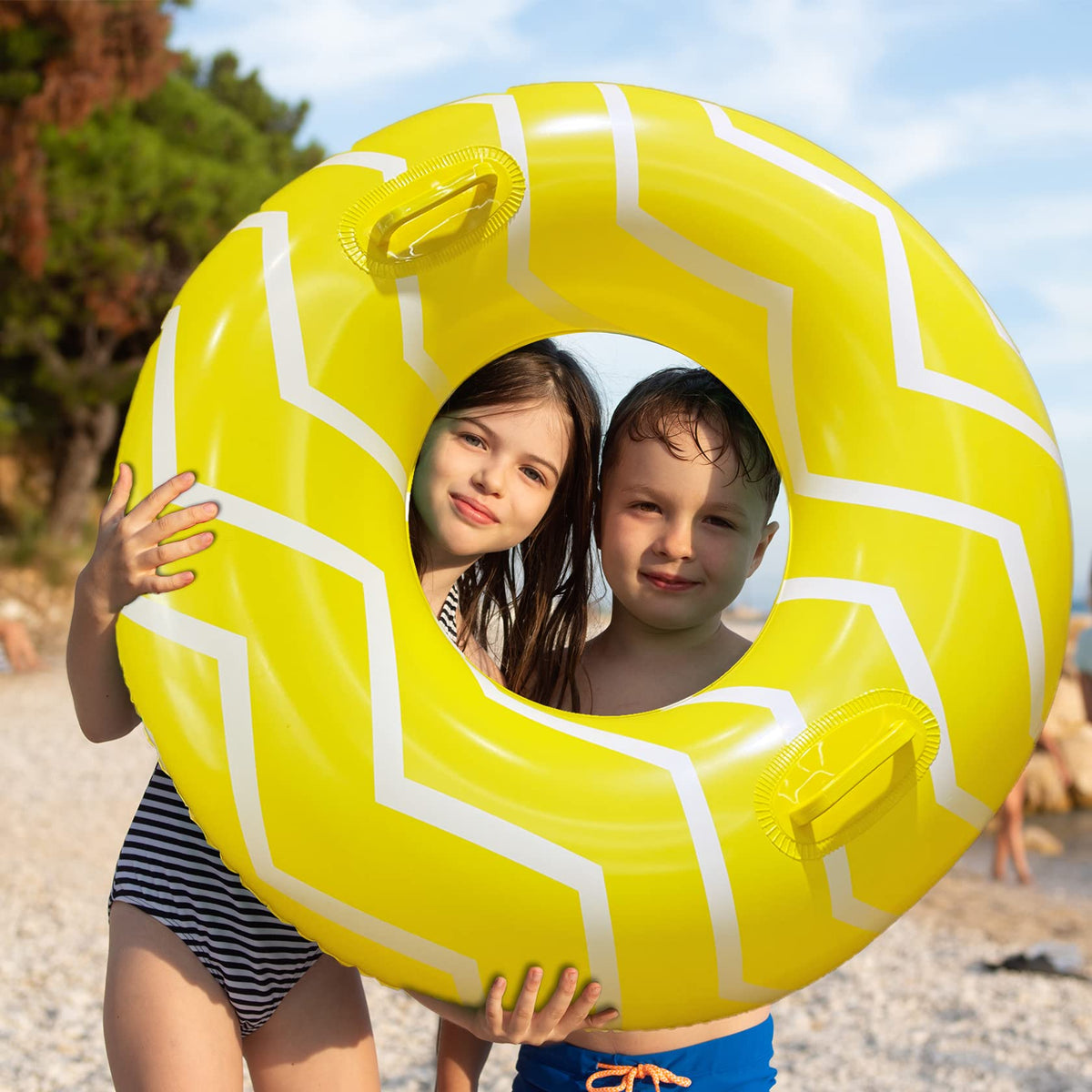 10Leccion two-pack floats ideal for family pool days and beach trips.
