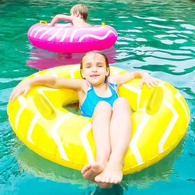 10Leccion inner-ring 16-inch design helps balance while floating.