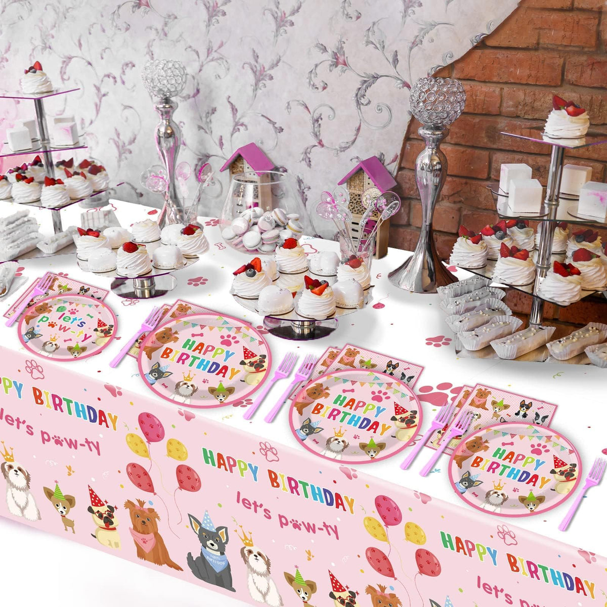 Tevxj paw print tableware detail adds playful charm.